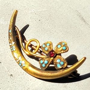 Victorian C-clasp Crescent Brooch